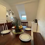 Dilara By Ninja Spaces - 105qm Maisonette, Garten, Parkplatz